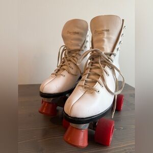 Vintage Dominion Marathon roller skates 
Precision wheels